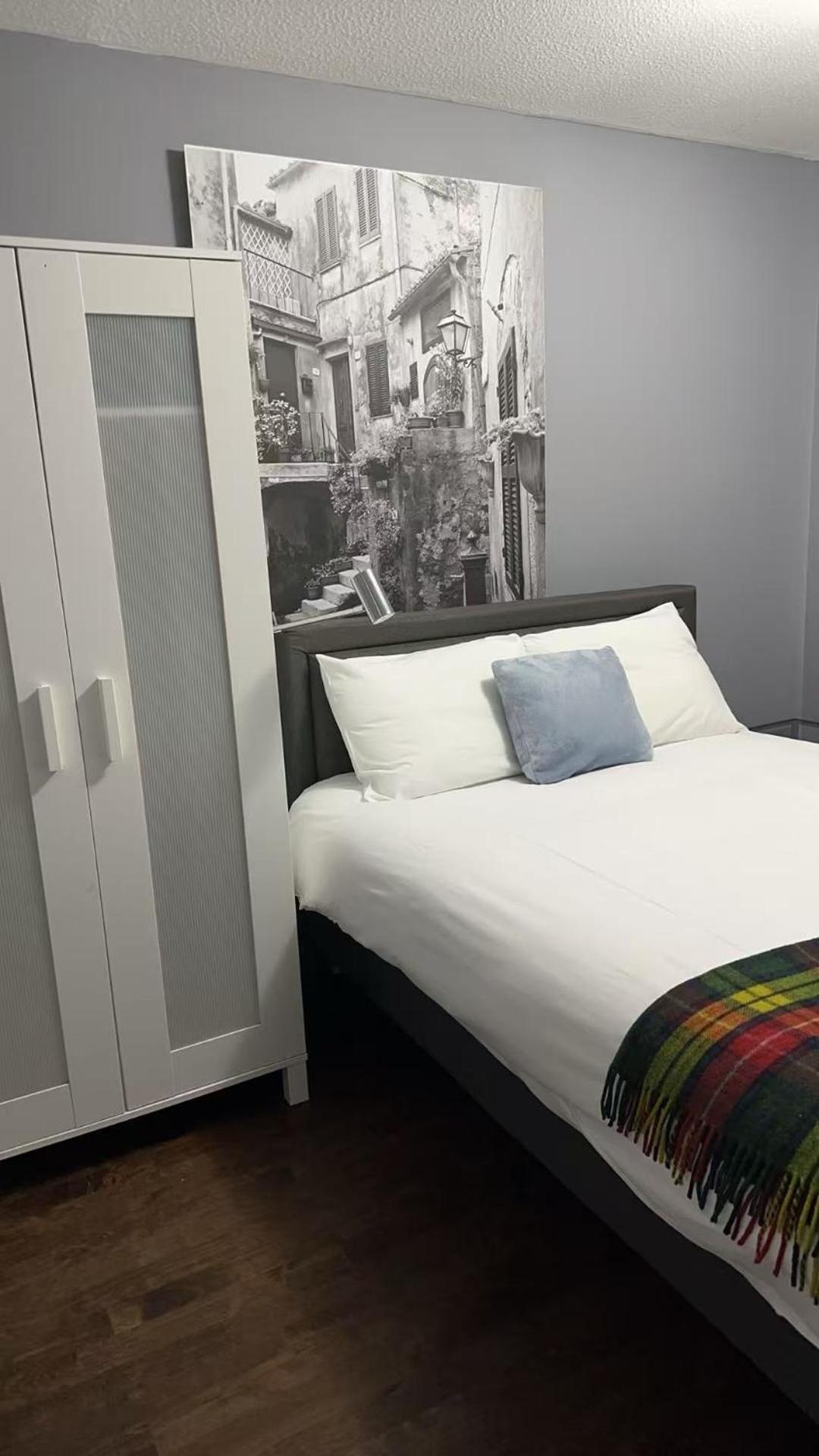Two Bedroom Flat Close To Meadows With Free Parking By Parking Permit — Photos 3